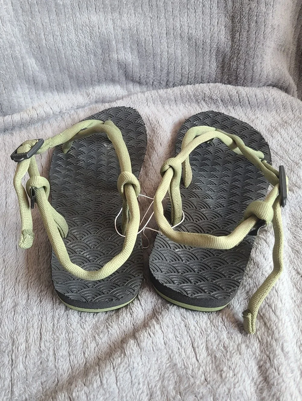 NEW women's size 9 black & green strappy adjustable rope sandals